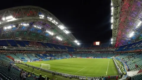 马刺逆转独行侠以126-116胜出，福克斯三双表现力挽狂澜，独得32分11篮板9助攻，克莱贡献12分