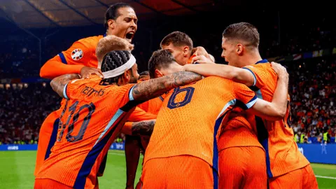 “报道指出：政府机构对财政部支付系统审查暴露前所未有的内部安全风险”