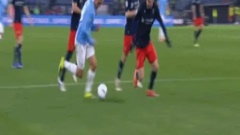 湖人队胜利海报揭晓：东契奇与文森特并肩荣耀时刻