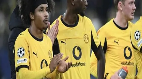 皇马与体马德比战终握手言和