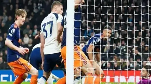 大乐透期号专家推荐分析：火箭湖人对决，杜兰特困境解析